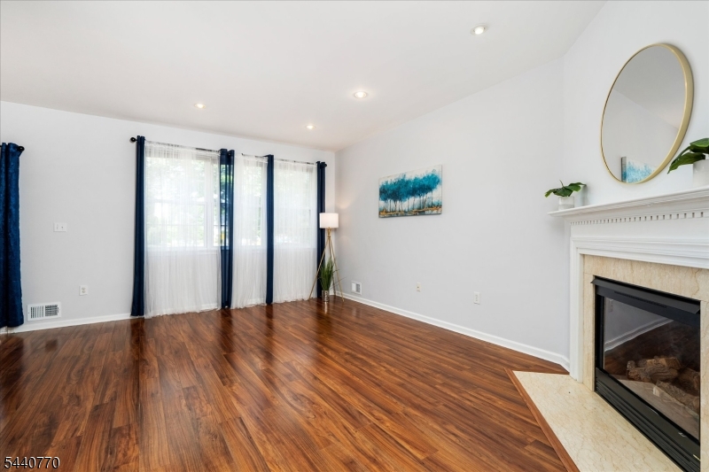 Montgomery Walk - Residential