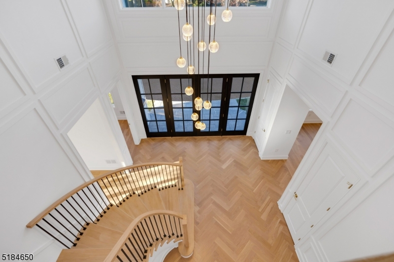 CHESTNUT HILL - Residential