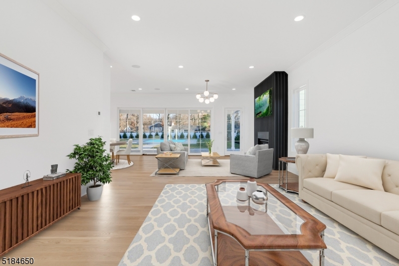CHESTNUT HILL - Residential