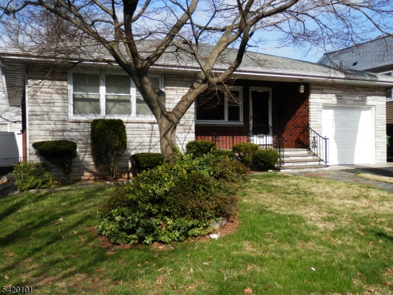 BEAUTIFULLY MAINTAINED BRICK RANCH, 2-3 BEDROOMS, OVERSIZED LIVING ROOM, DINING ROOM, EAT IN KITCHEN , PARTIAL FINISHED BASEMENT. FENCED IN REAR PROPERTY.