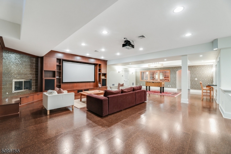 Rolling Hill - Residential