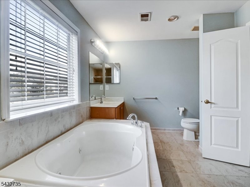 Grande At Crystal - Residential Lease
