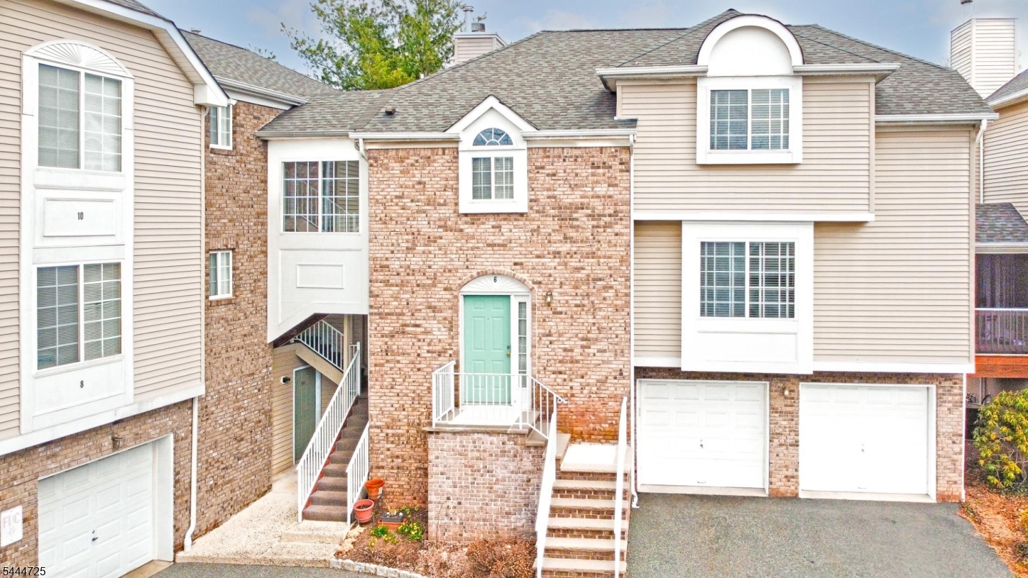 Whispering Way - Residential