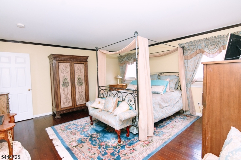 Whispering Way - Residential