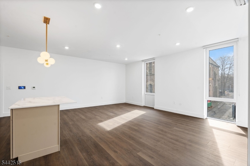 The View at Lincoln Park - Residential
