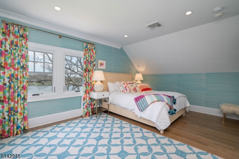 Lakefront - Residential