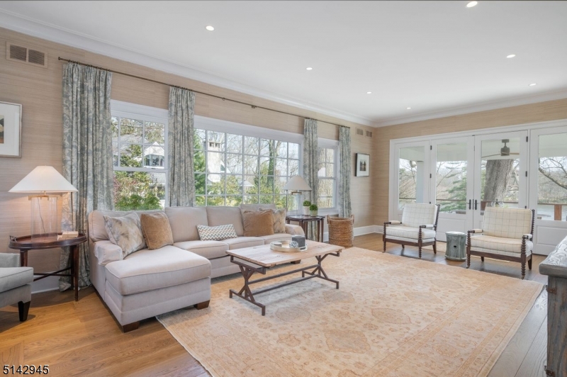 Lakefront - Residential
