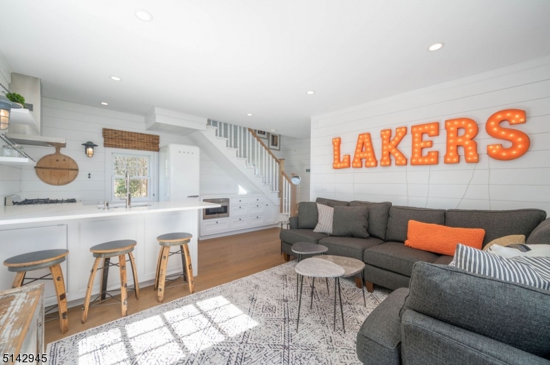 Lakefront - Residential