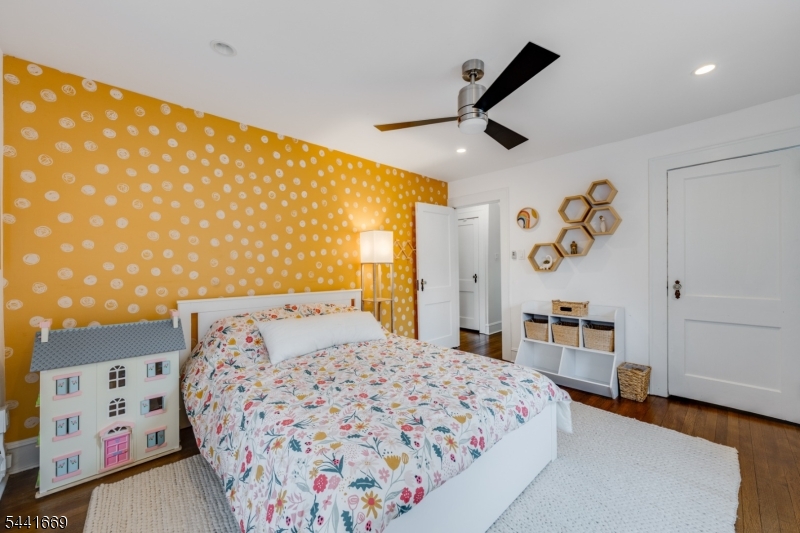 Englishtown - Residential