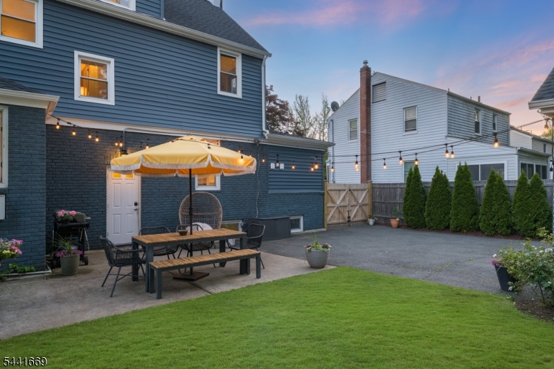 Englishtown - Residential