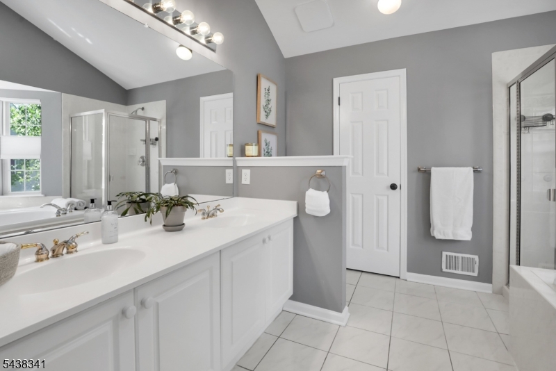 Hamilton Crest - Residential