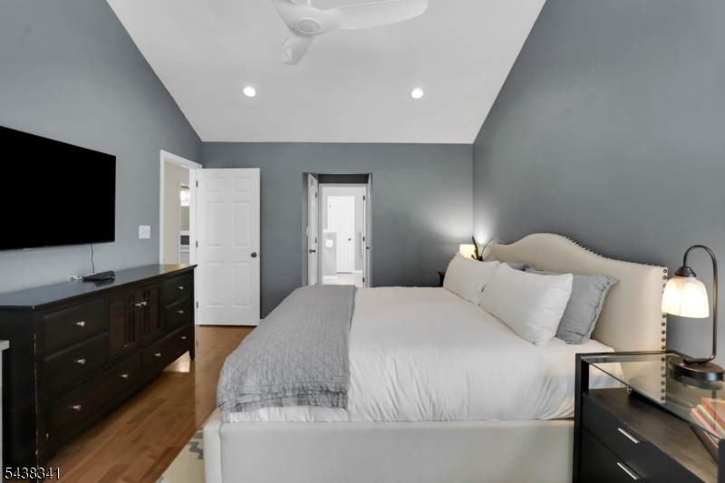 Hamilton Crest - Residential