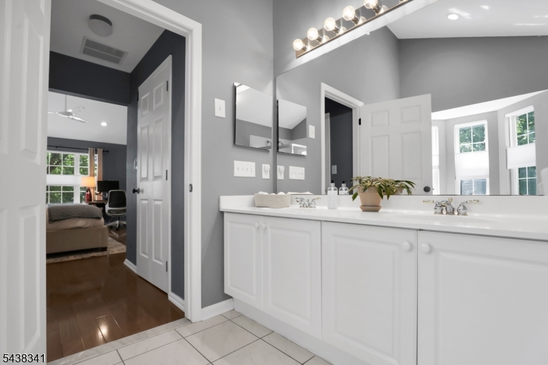 Hamilton Crest - Residential
