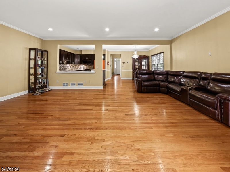 Mazdabrook Commons - Residential