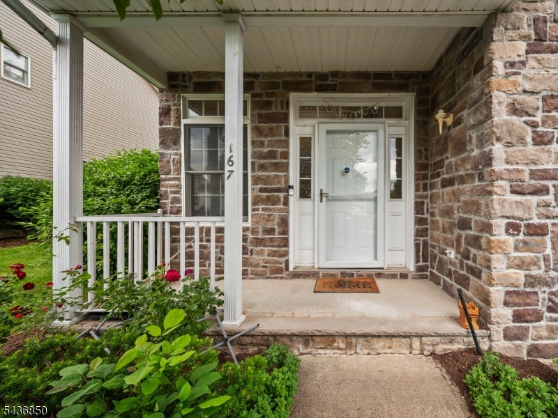 Mazdabrook Commons - Residential