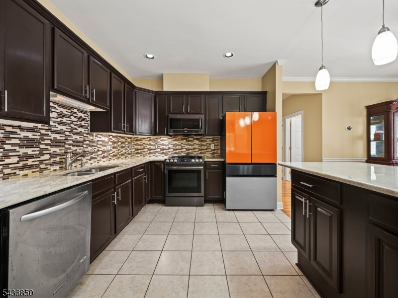 Mazdabrook Commons - Residential