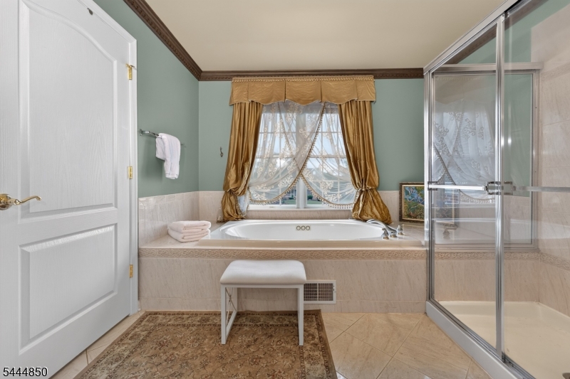 Hunterdon Pointe - Residential