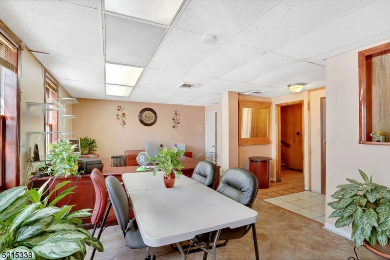 Forrest Hills - Commercial Sale