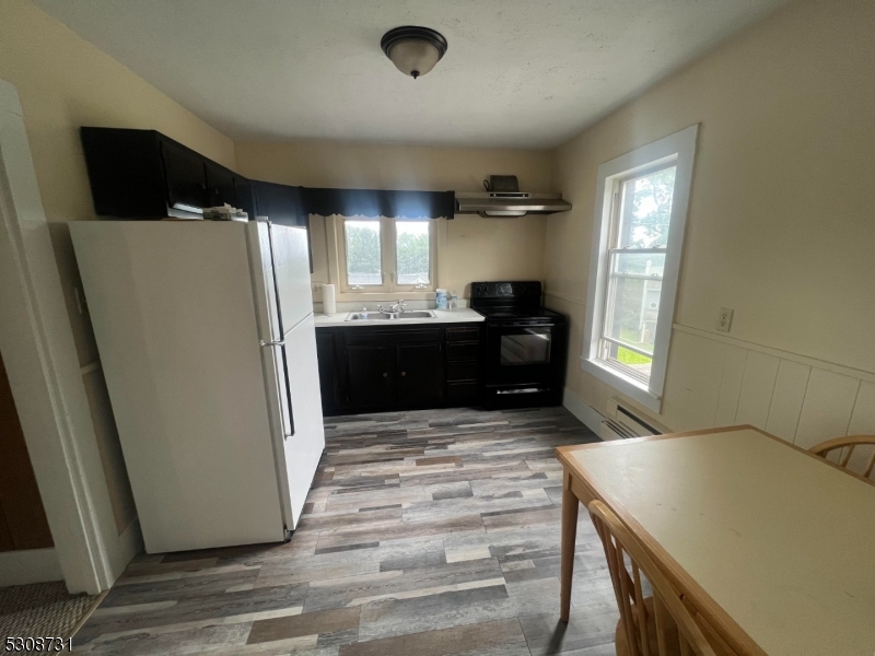 Convenient 2 bed 1 bath apartment located less than 5 minutes from Rt 80. Near schools, shopping, restaurants, and Tranquility Farms. Small pets permitted with deposit