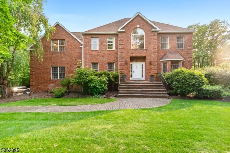 Woodlake Crest - Residential