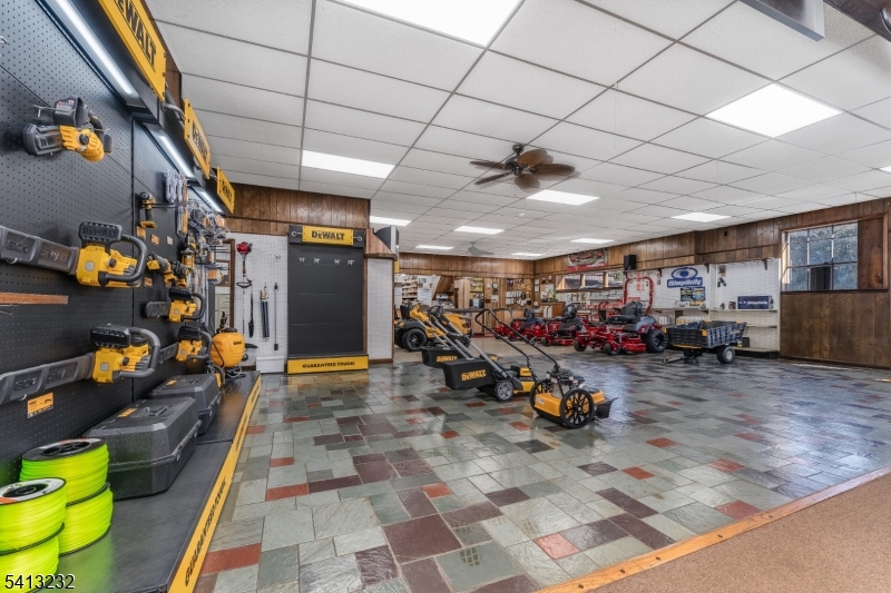 Ringoes - Commercial Sale