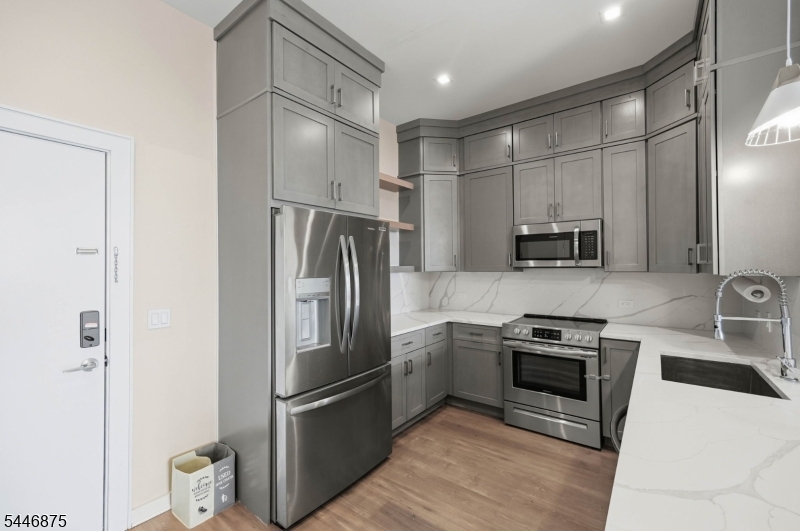Skyview At Carriage City Pl - Residential Lease