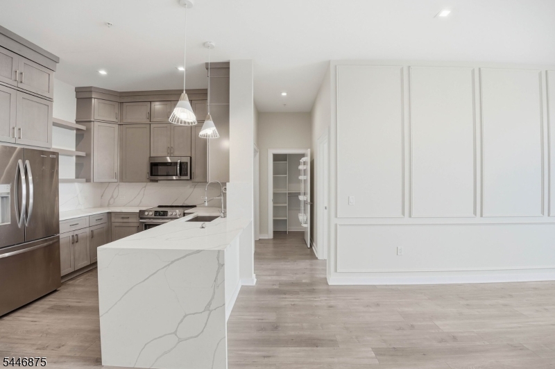 Skyview At Carriage City Pl - Residential Lease