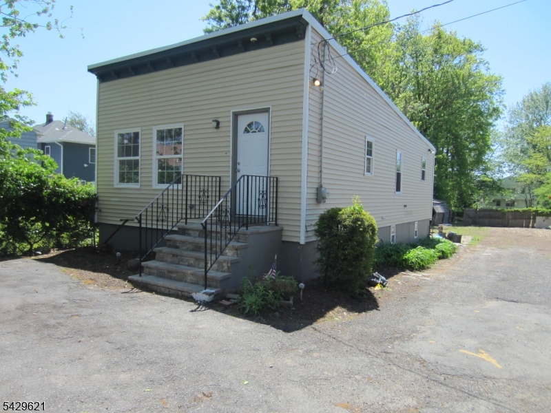 One bedroom ranch located on a very large lot. Open interior between living room, dinning room and kitchen. New roof, new bathroom, updated kitchen. Basement clean and has hook up for washer and dryer and space for storage. Lots of space for additional parking along the side of the house. There is space inside to create a second bedroom from some of the living room space. Also due to the oversized lot, there is plenty of space to add an extension to the house.