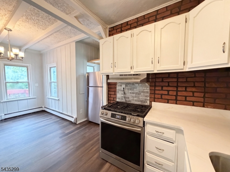 MONTVILLE - Residential