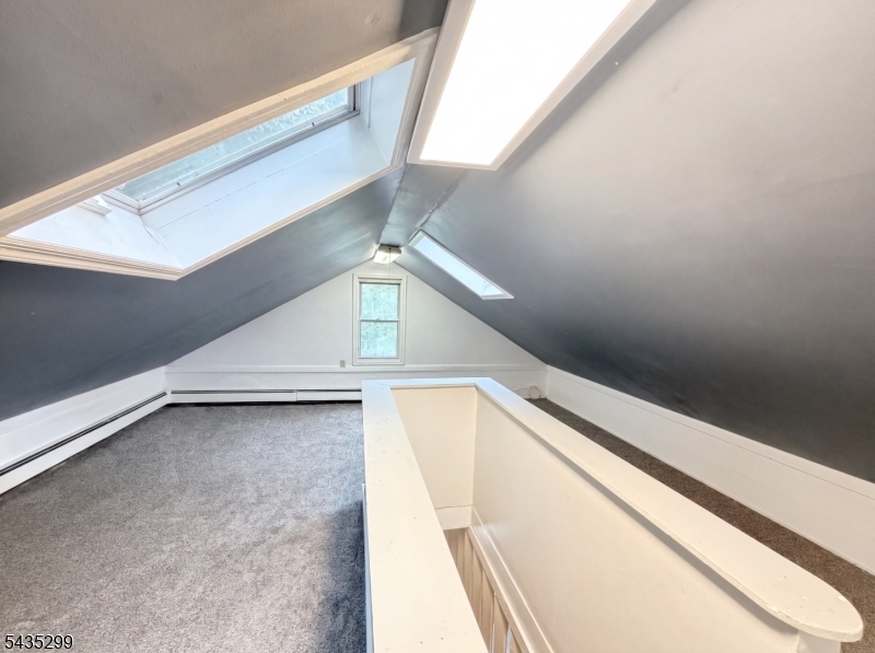 MONTVILLE - Residential