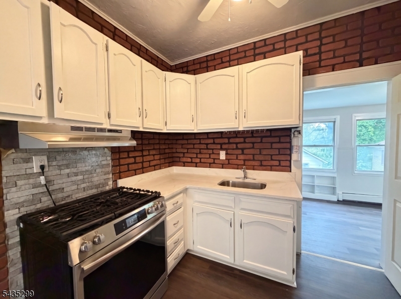 MONTVILLE - Residential