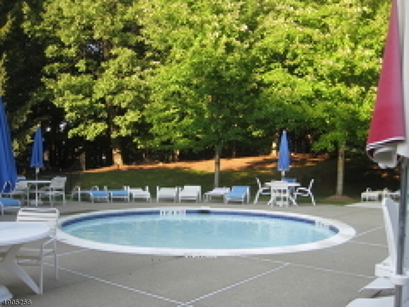 SEASON GLEN - Residential