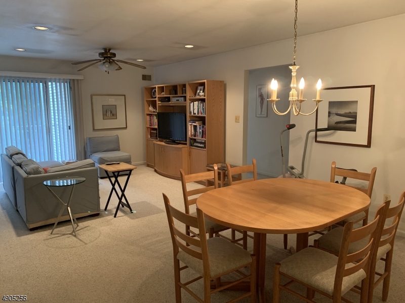 SEASON GLEN - Residential