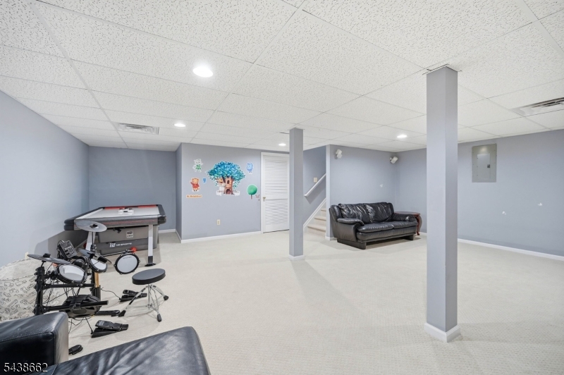 Roseland Green - Residential Lease