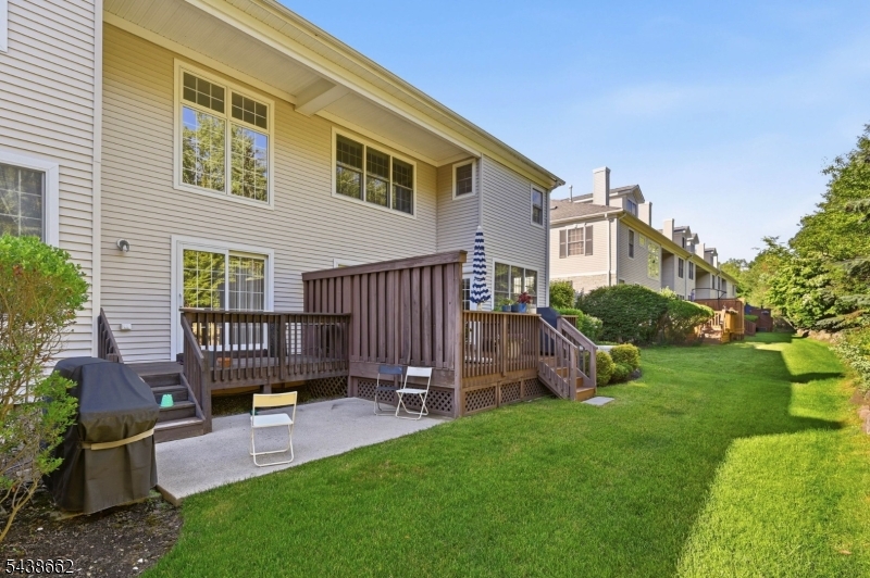 Roseland Green - Residential Lease