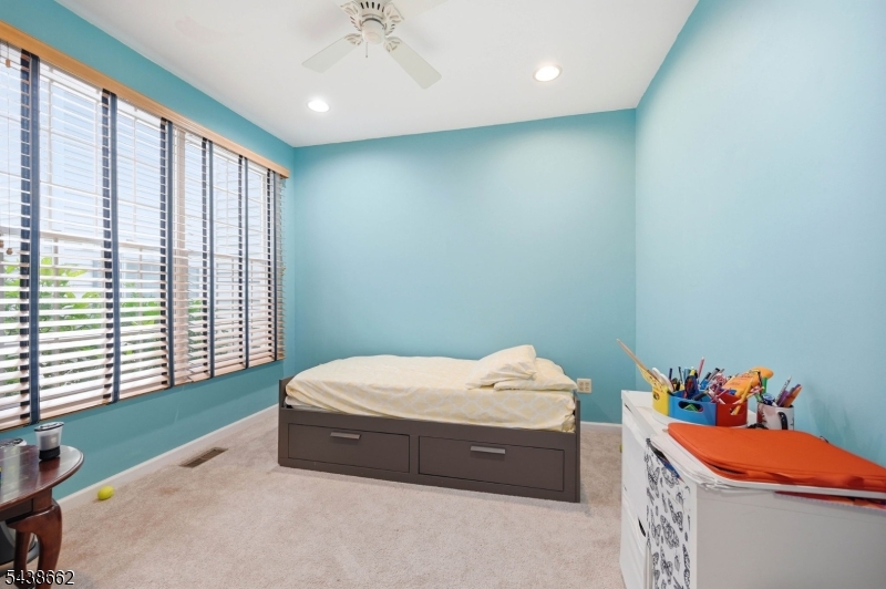 Roseland Green - Residential Lease
