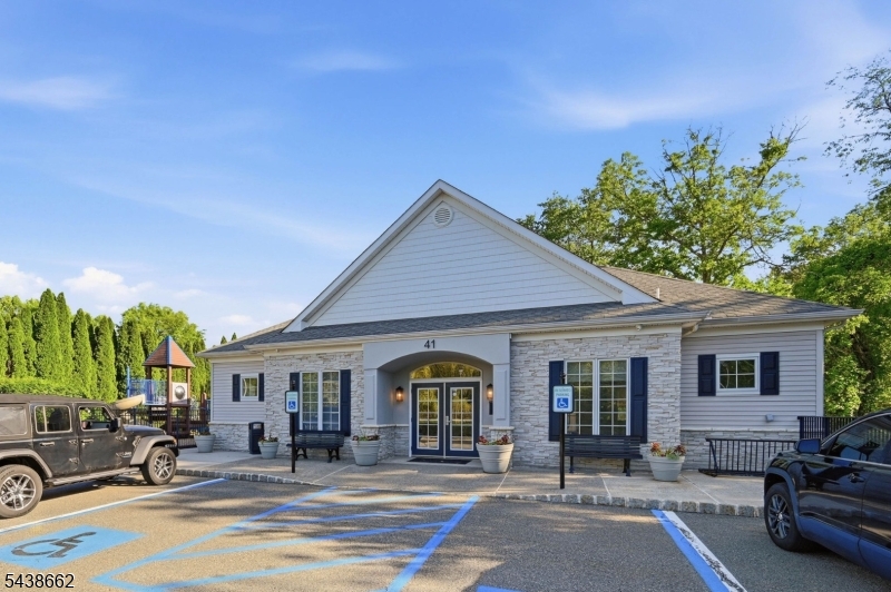 Roseland Green - Residential Lease