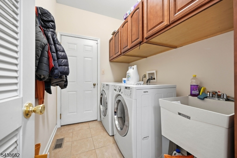 Roseland Green - Residential Lease