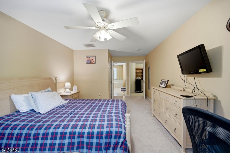 Roseland Green - Residential Lease