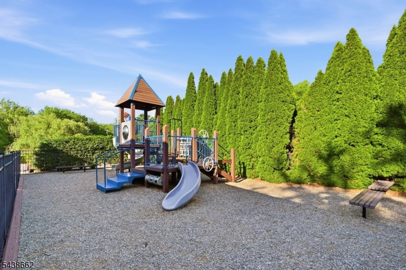 Roseland Green - Residential Lease