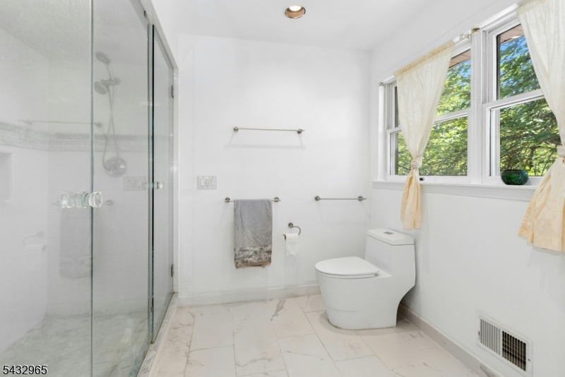 Private Road, Best lake - Residential
