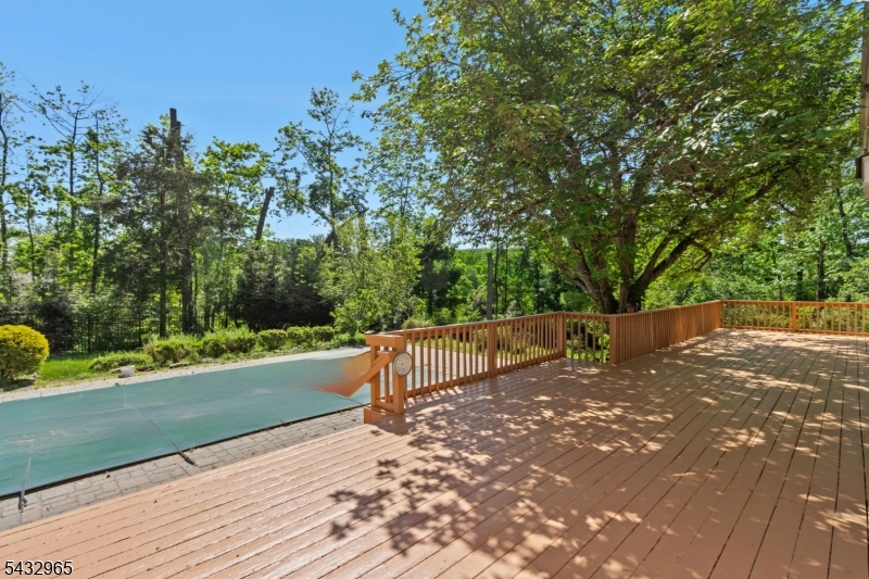 Private Road, Best lake - Residential
