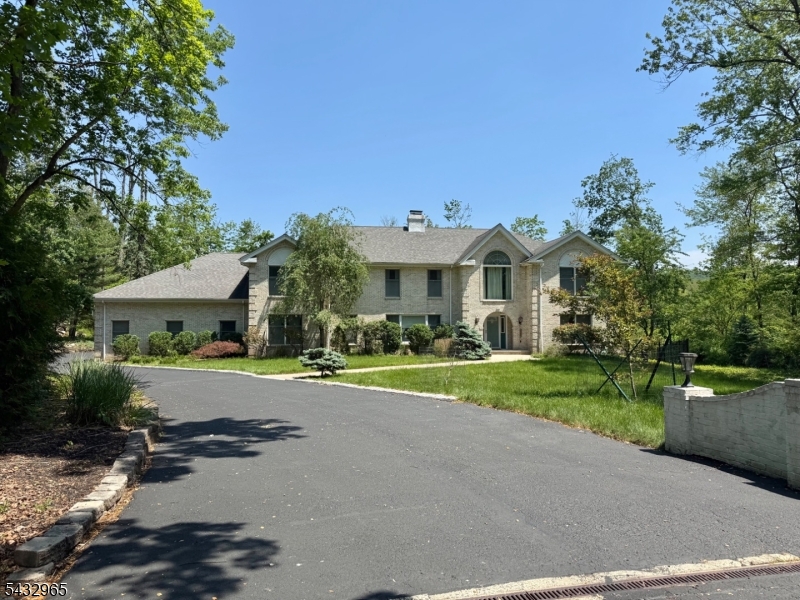 Private Road, Best lake - Residential
