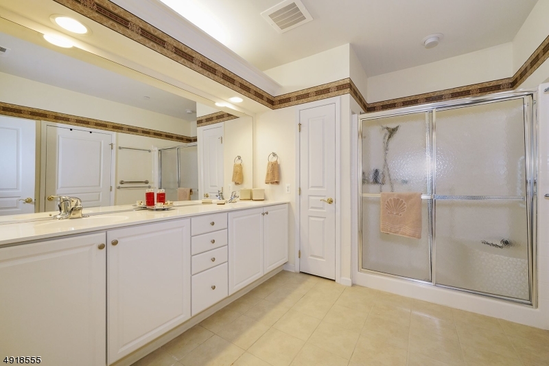 SOMERSET RUN - Residential