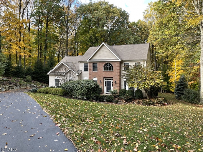 large 4 BR 2.1 BTH Colonial w/Shongum Lake Rights