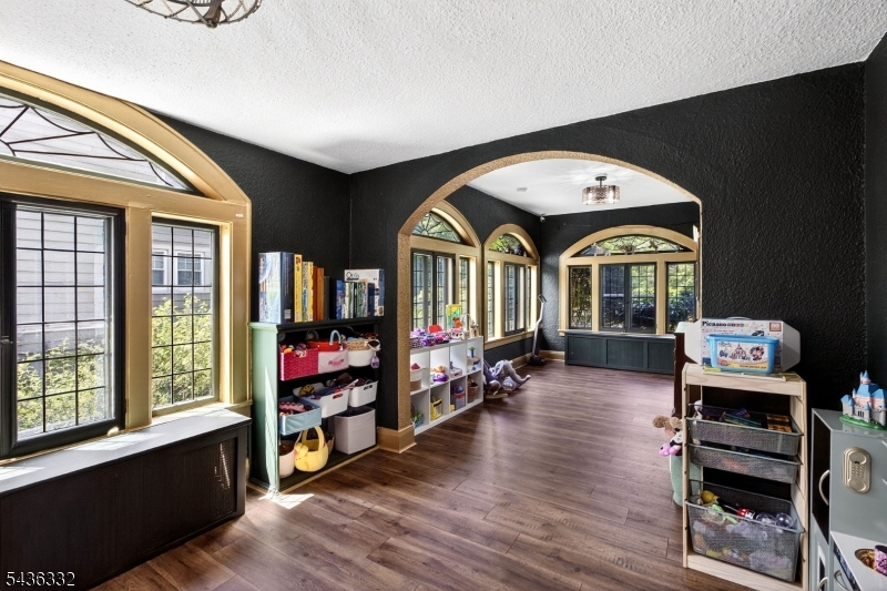 Near Sleepy Hollow - Residential