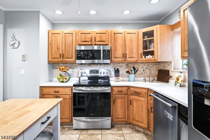 Mill Lake Manor - Residential