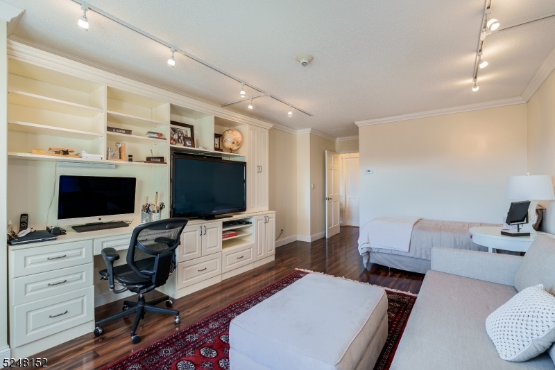 Claridge 2 - Residential