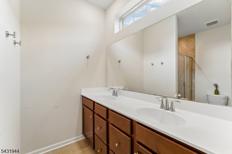 Livingston Square - Residential