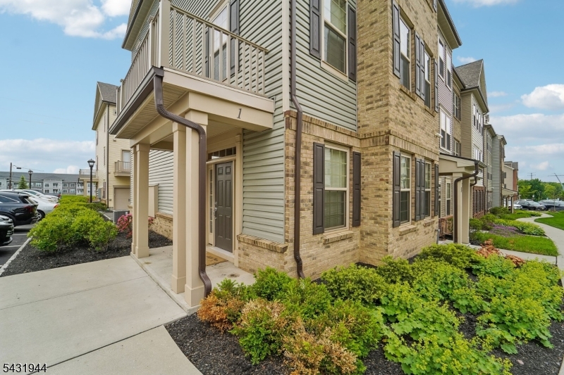 Livingston Square - Residential